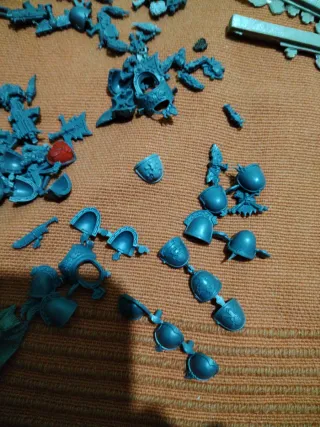 Warhammer 40k piezas sueltas