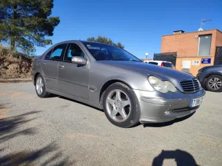 Mercedes-Benz Clase C 2004