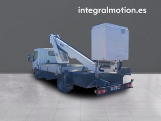 Nissan NT400 35.13/3 Comfort Cabina Abatible Larga chasis