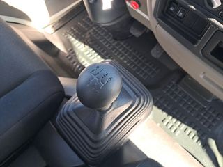 Nissan NT400 35.13/3 Comfort Cabina Abatible Larga chasis