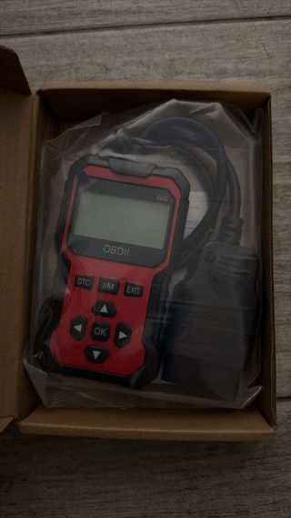Escáner OBDII V410 Rojo