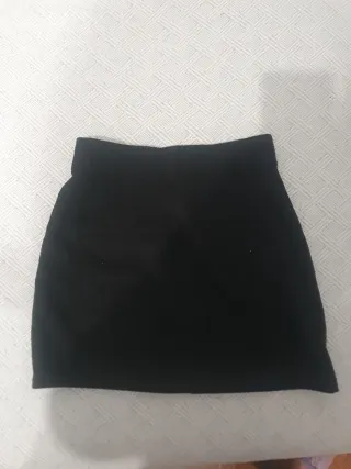 Falda negra botones talla XS