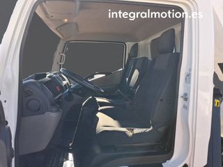 Nissan NT400 35.13/3 Comfort Cabina Abatible Larga chasis