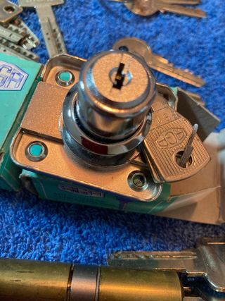 Cilindros Bombines Cerraduras Simples y Seguridad