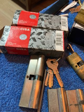 Cilindros Bombines Cerraduras Simples y Seguridad