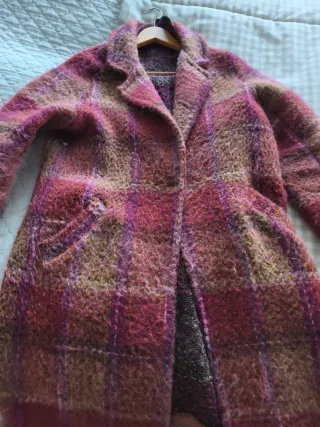 Abrigo cuadros marrón y rosa