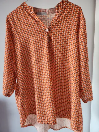 Conjunto Camisa Naranja y Pantalón Marrón