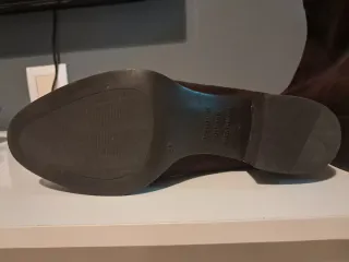 Botín elástico Miss marrón tacón dorado