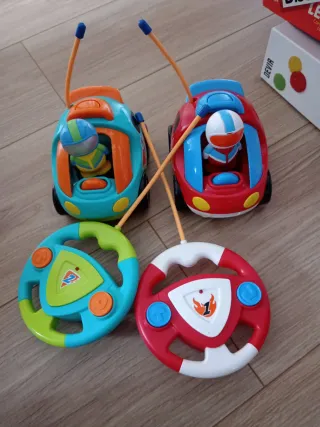 2 Coches teledirigidos con volantes