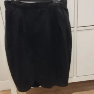 Falda de piel ovino negra