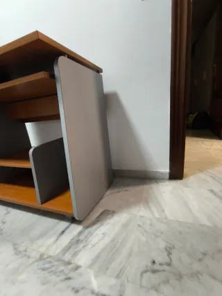 Mesa escritorio madera y gris