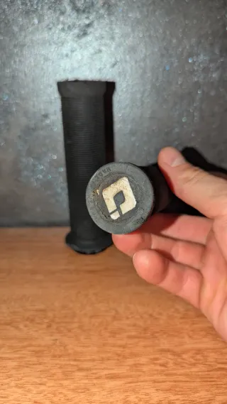 Puños ODI grip para bicicleta de montaña MTB