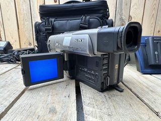 CÁMARA SONY CCD‑TRV57E HANDYCAM + ACCESORIOS