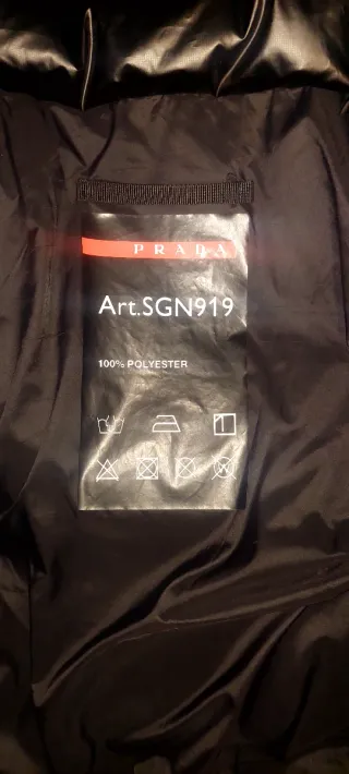 CHAQUETA PRADA CAMBIO POR IPHONE 16/17 O VENDO