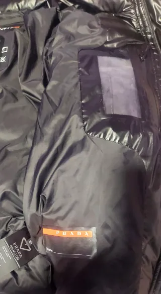 CHAQUETA PRADA CAMBIO POR IPHONE 16/17 O VENDO