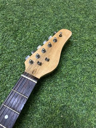 Guitarra Eléctrica Stratocaster Negra