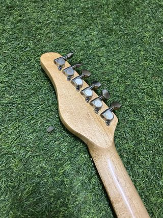 Guitarra Eléctrica Stratocaster Negra