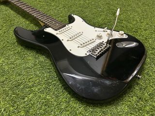 Guitarra Eléctrica Stratocaster Negra