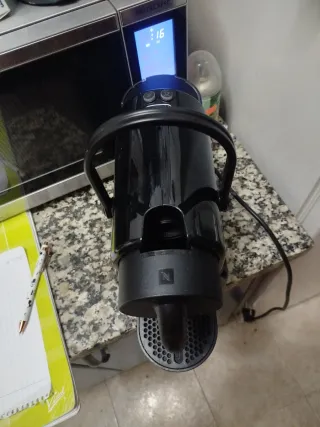 Cafetera Nespresso DeLonghi Inissia Negra