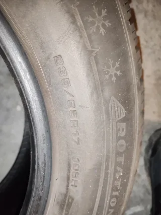 Neumáticos de invierno 235/65 R17 108H DUNLOP