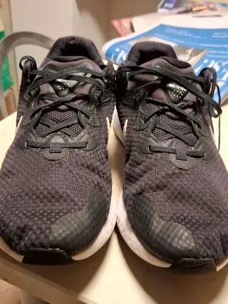 Scarpe Nike Runner Nere Logo Bianco Taglia 49.5