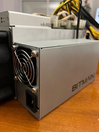 Antminer S9 con fuente de alimentación nueva