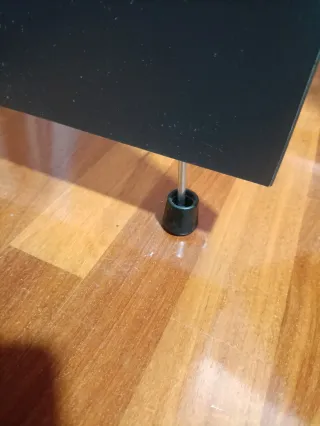 ¡URGE! Gran escritorio de madera con cajonera