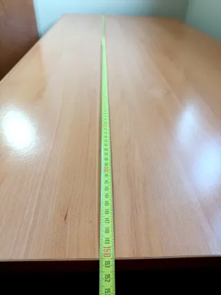 ¡URGE! Gran escritorio de madera con cajonera