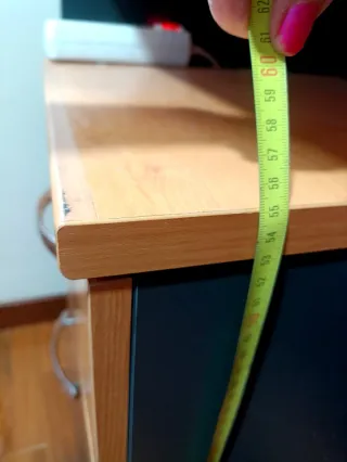¡URGE! Gran escritorio de madera con cajonera
