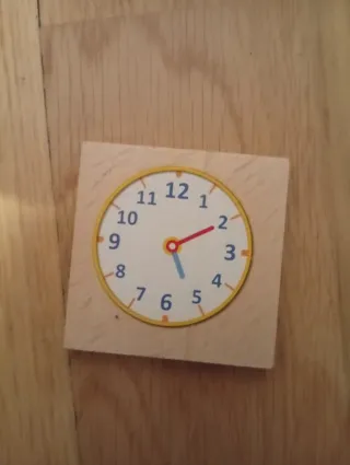 Reloj de madera educativo