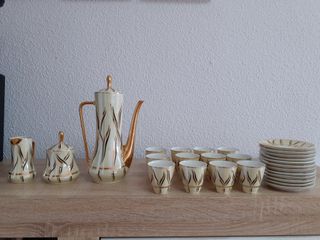 Juego de café de porcelana beige y oro