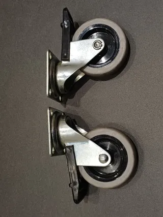 4 Ruedas Giratorias (2 con Freno)