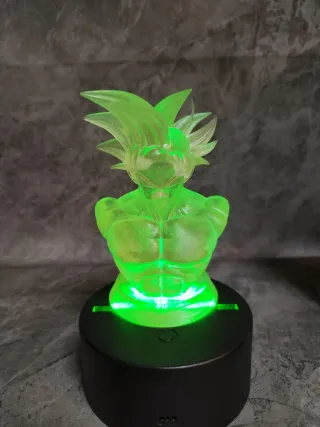 Figura Goku Resina Transparente con Base LED