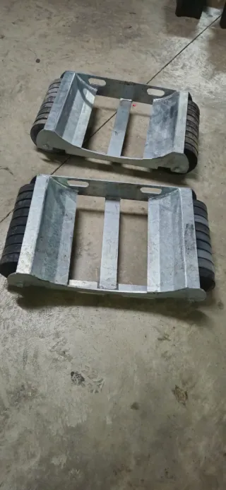 Rodillos carga grua ruedas bloqueadas o dañadas .