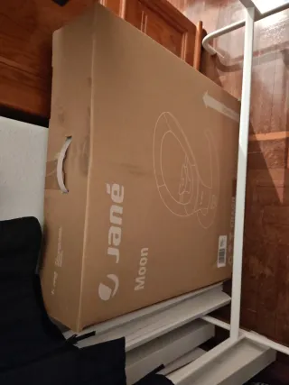 Hamaca bebé electrónica con movimiento Moon Jané