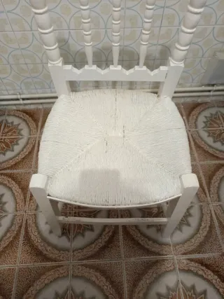 Sillas de madera vintage. Cojines de regalo para s