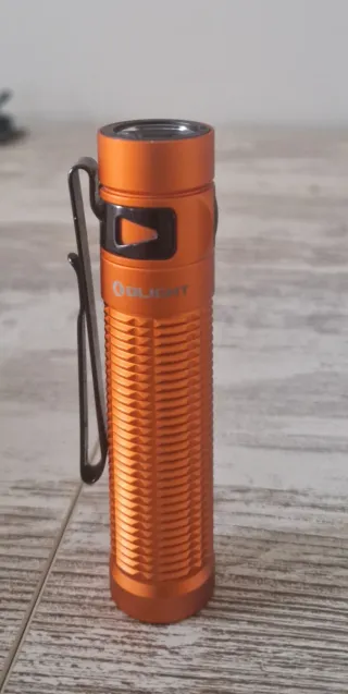 Linterna Olight Baton 3 Pro Naranja