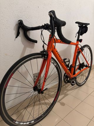 Bicicleta de carretera Megamo R10Naranja