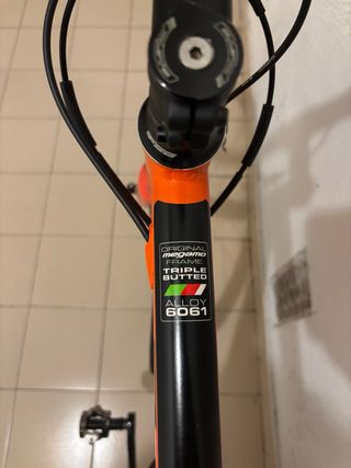 Bicicleta de carretera Megamo R10Naranja