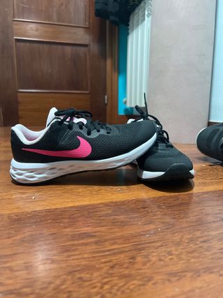 Zapatillas Nike Negras y Rosas