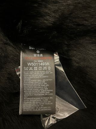 Cappotto Superdry nero con pelliccia