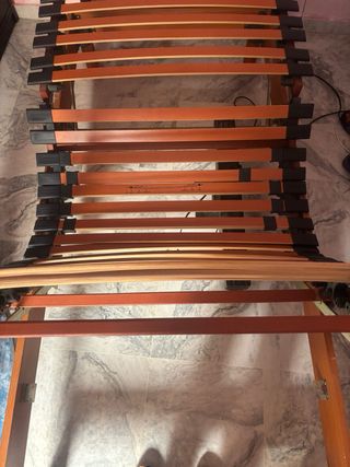 Cama articulada con motor