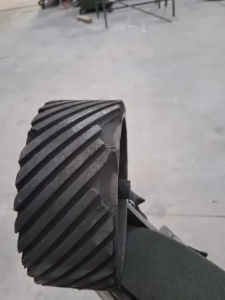 Lijadora de cinta para reparar ruedas