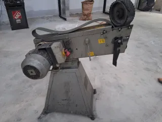 Lijadora de cinta para reparar ruedas