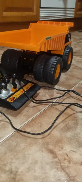 Camión Caterpillar 777B a Control Remoto