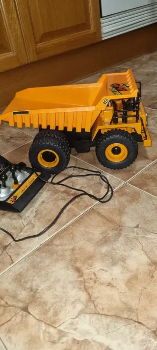 Camión Caterpillar 777B a Control Remoto