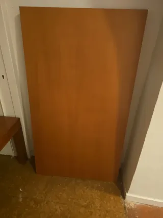 Mesa de comedor de madera