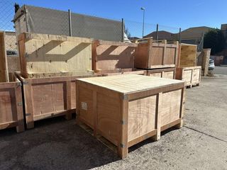 PALET BOX  CON TAPA 125X110X74 CM