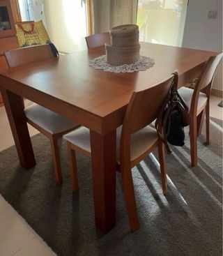 Mesa de comedor y 6 sillas