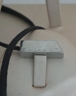 Colar Adolfo Dominguez com pingente redondo